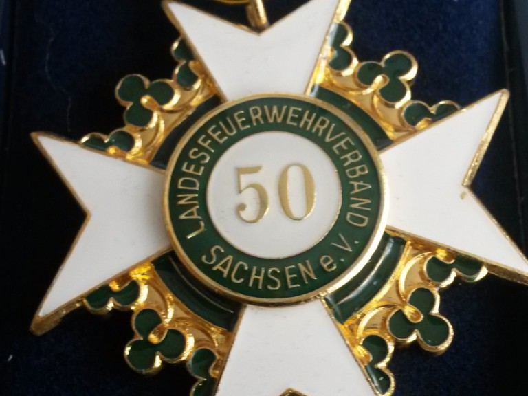 Ehrenkreuz für 10/25/40/50/60 Jahre treue Dienste in der Feuerwehr - Kreisfeuerwehrverband ...